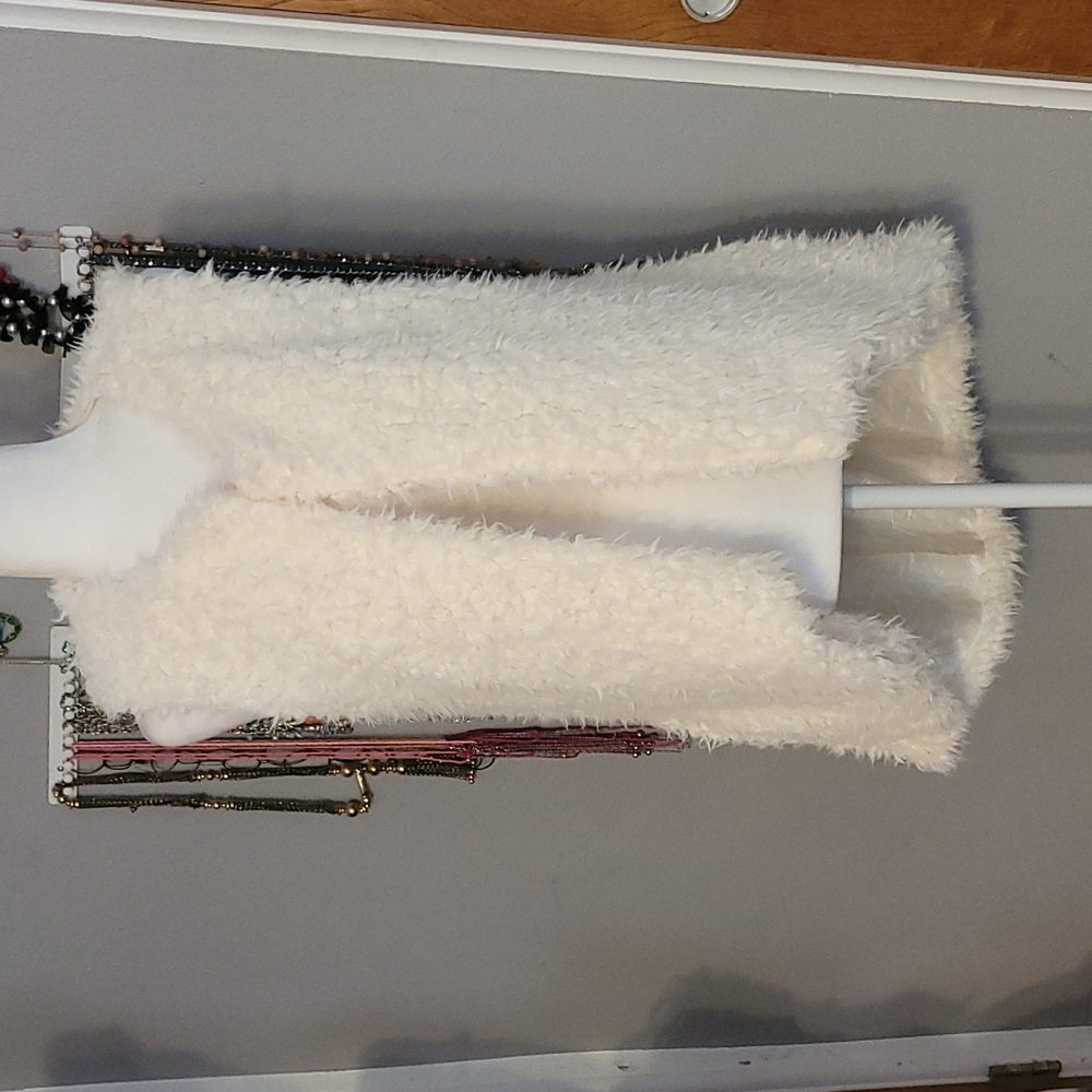 Madison Cream Fuzzy Vest